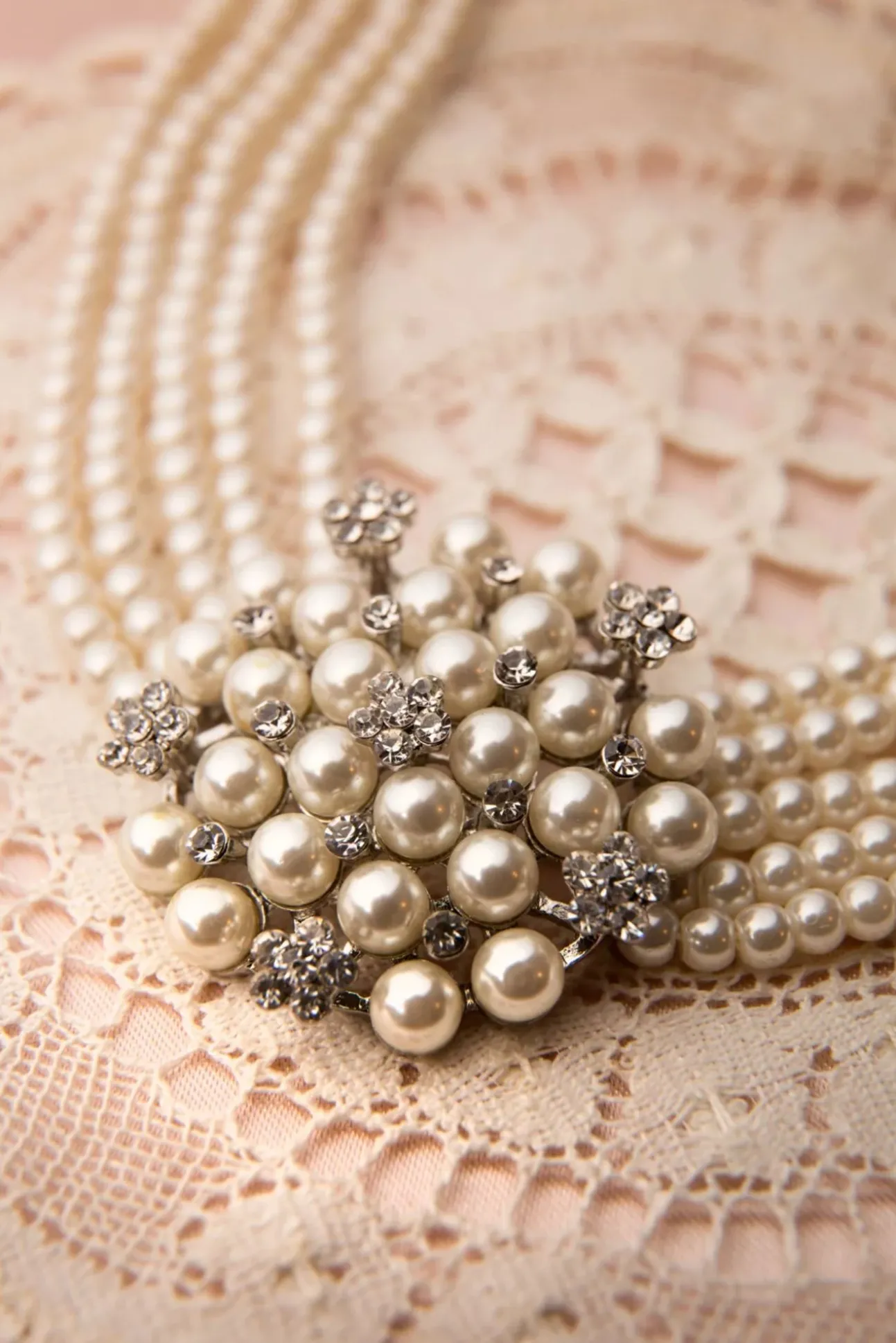 Audrey Creme Parel Choker Ketting