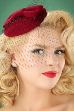 Candice Hoed In Rood