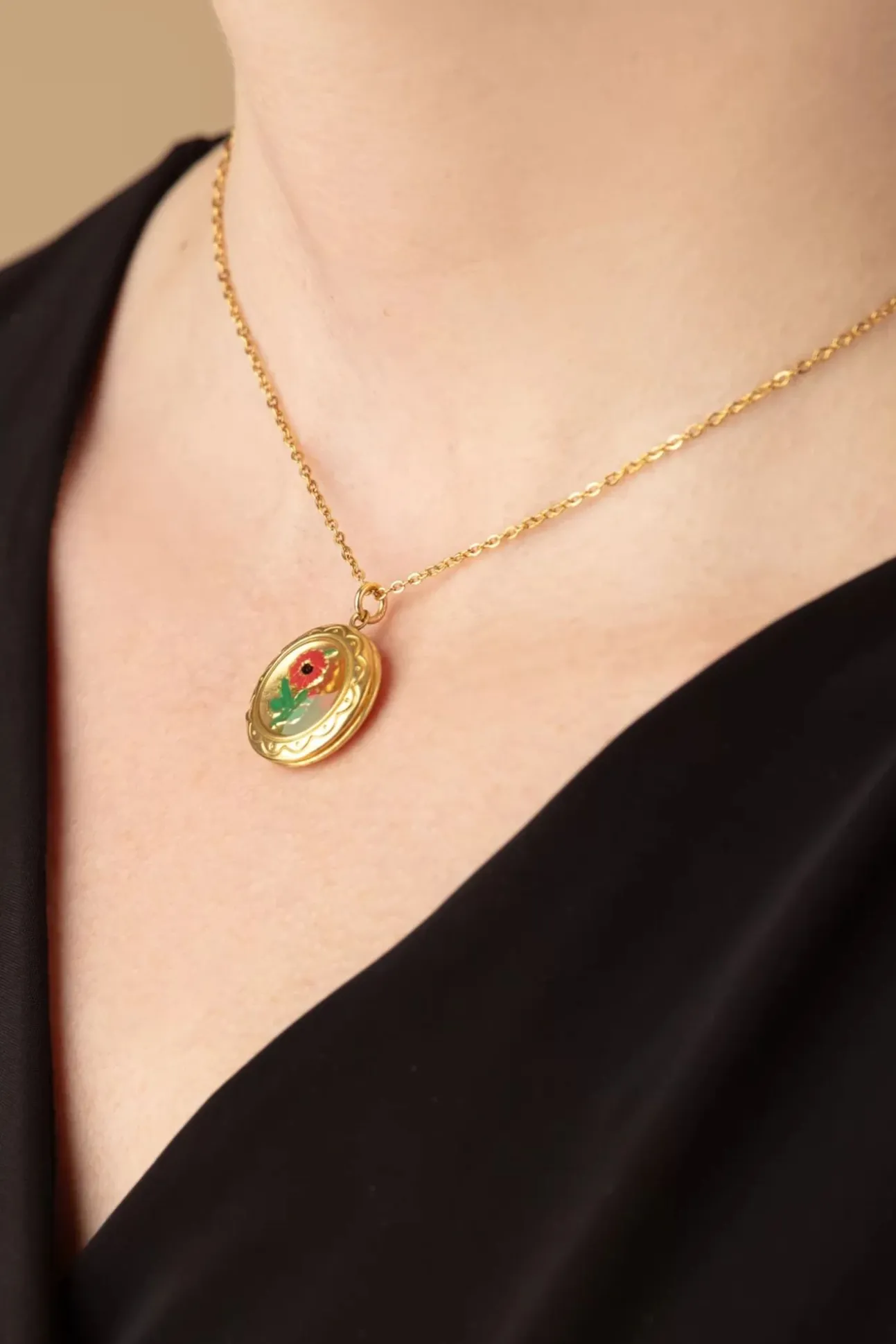 Flower Locket Ketting In Goud
