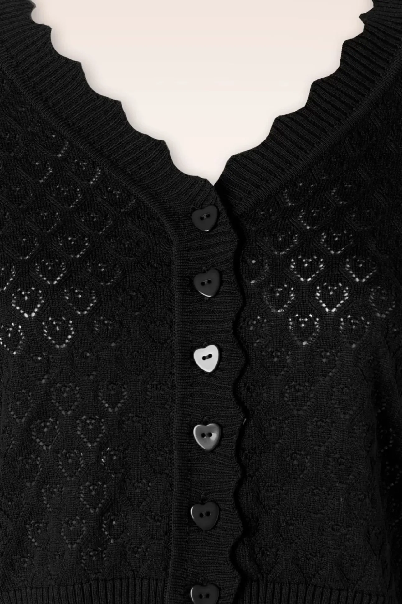 Heart Pattern Scallop Edge Cardigan In Zwart