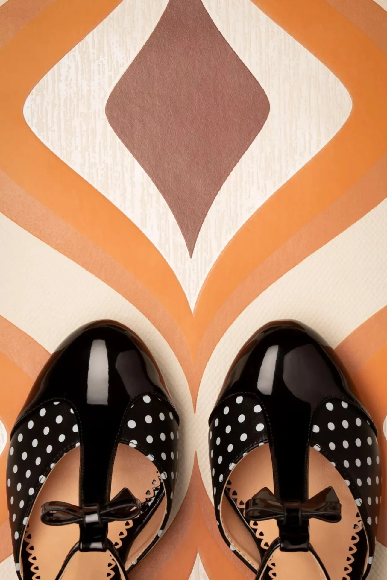 Kelly Lee T-Strap Pumps In Zwart