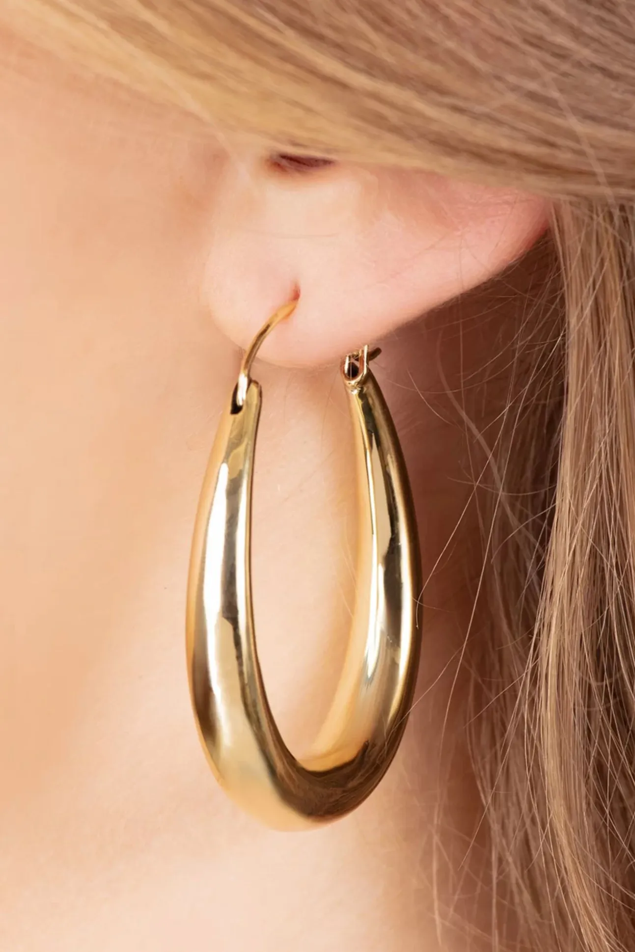 Large Drop Hoop Oorbellen In Goud