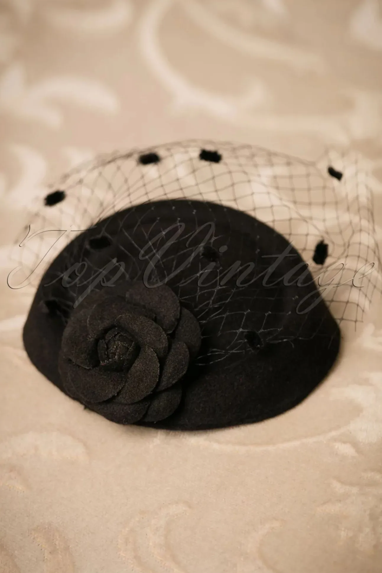 Marilyn Fascinator In Zwart