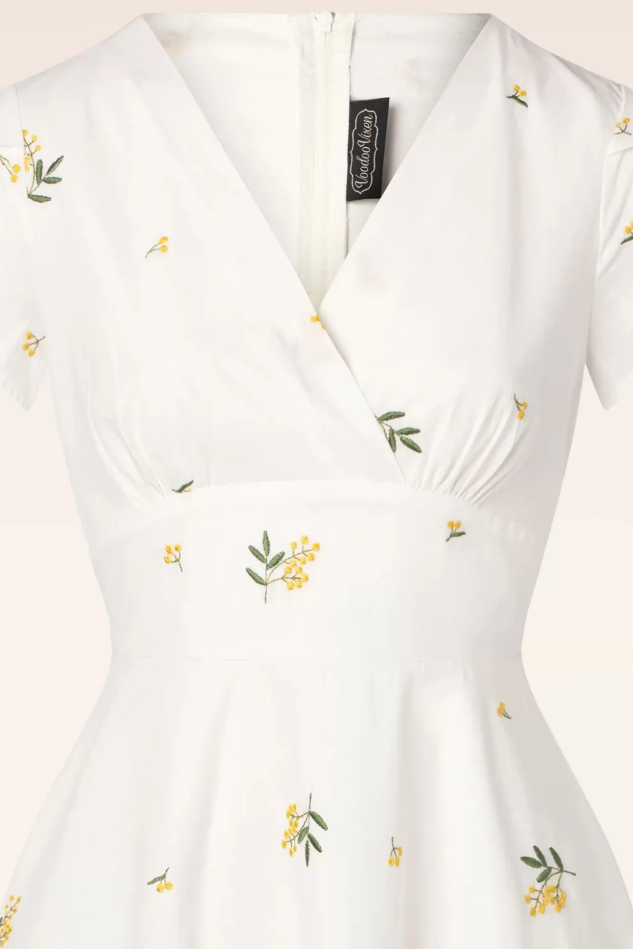 Met Bloemen Geborduurde Swingjurk In Wit