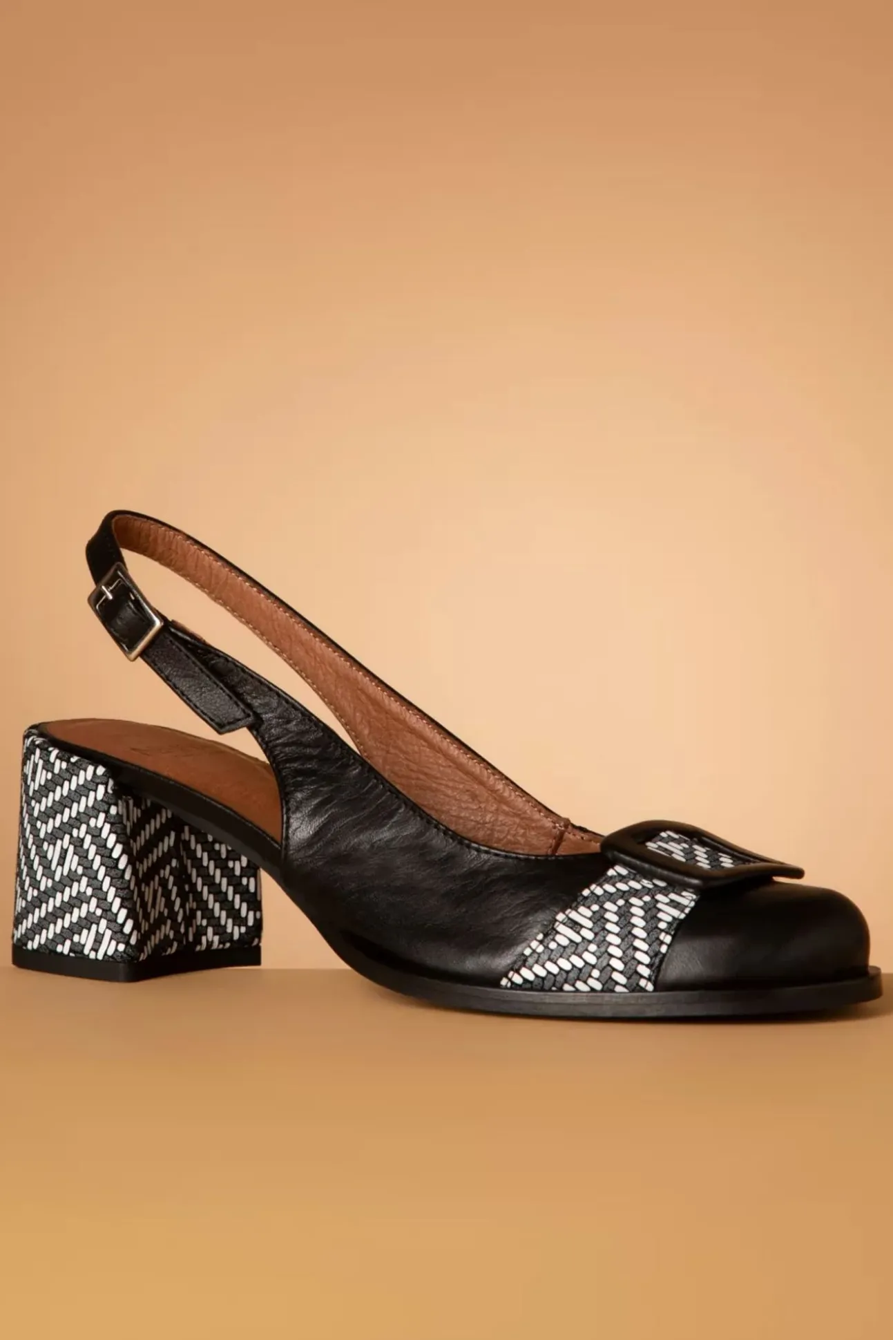 Rebeca Lederen Slingback Pumps In Zwart