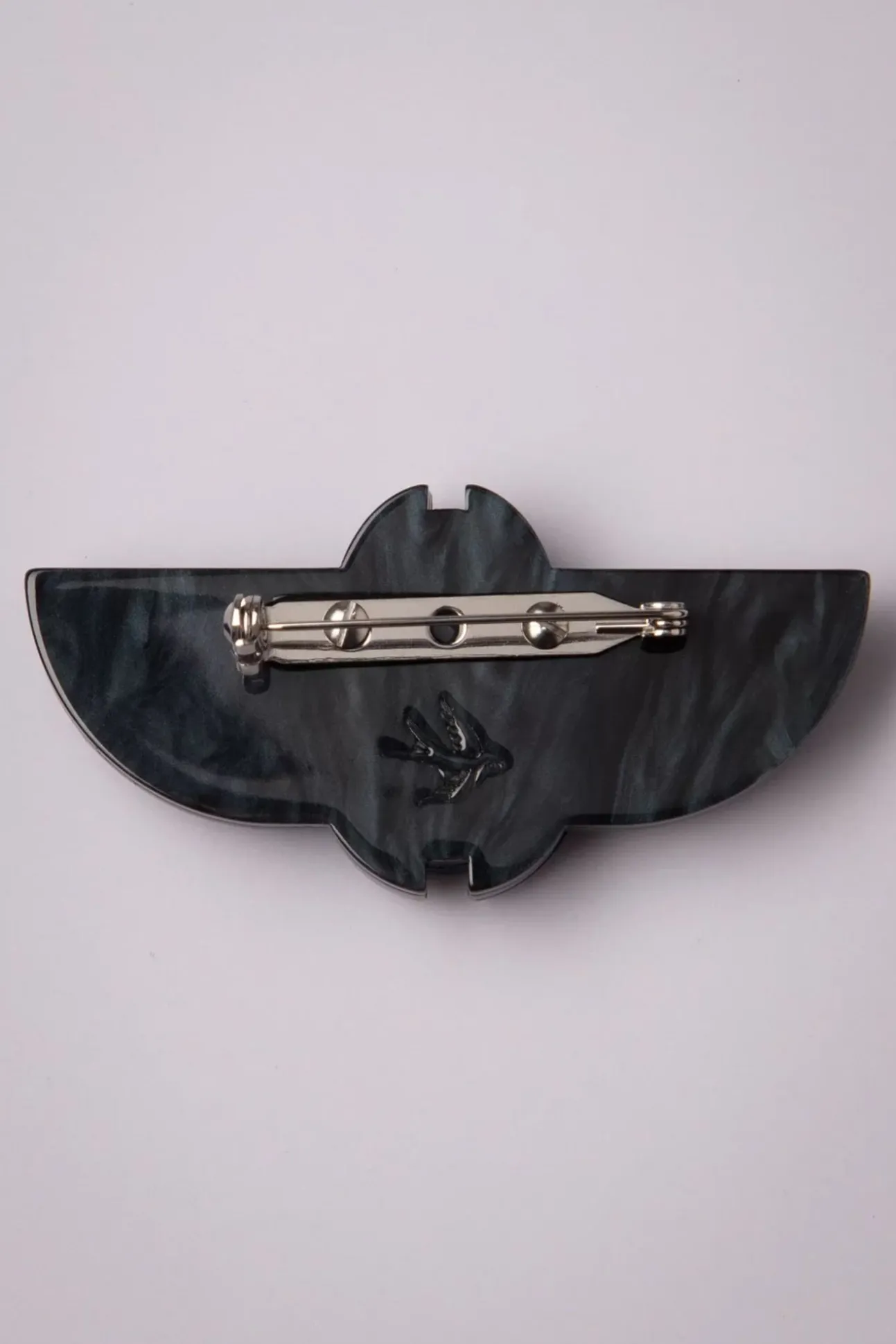Regal Intrigue Broche