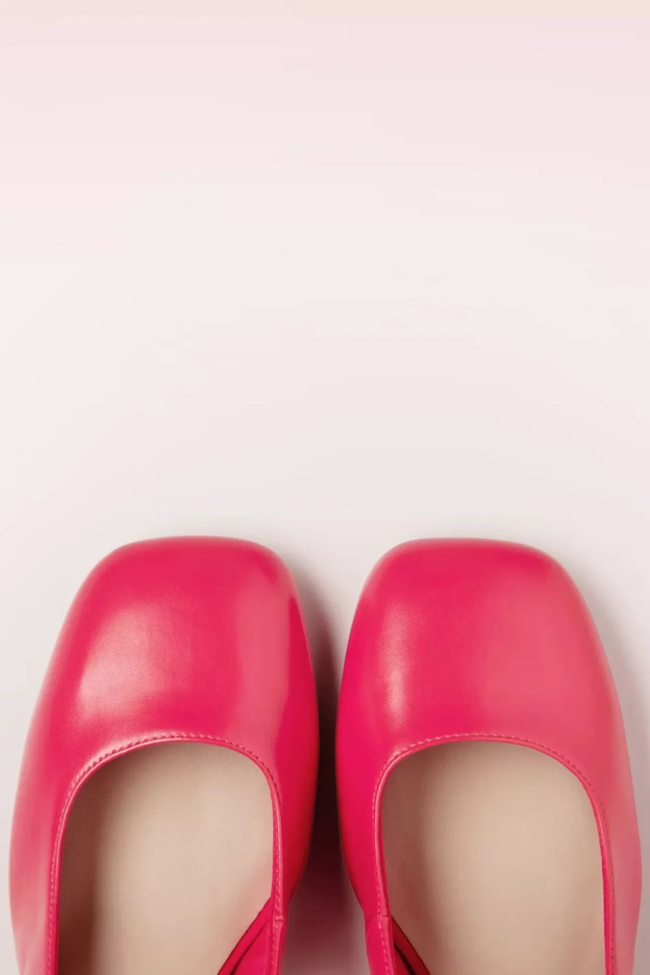 Trinny Vegan Slingback Pumps In Punch Roze
